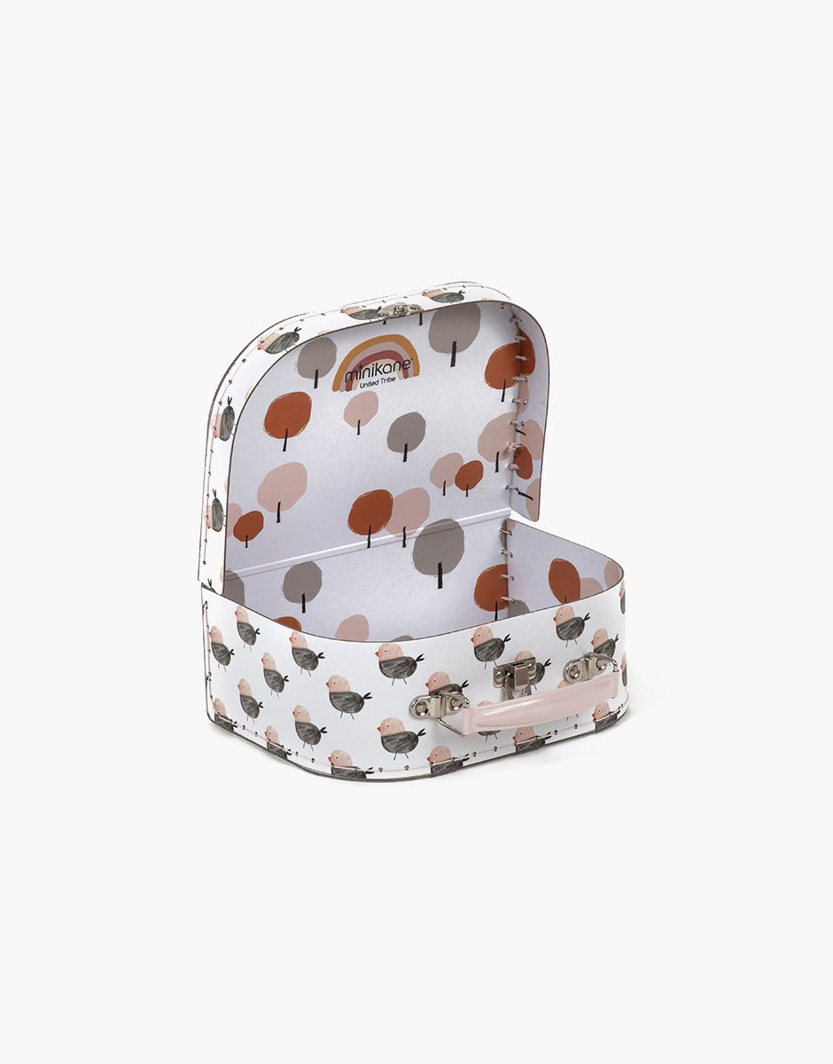 Minikane - collection de vêtements et d'accessoires pour poupées 34cm, saison automne-hiver 2021 - lot de 3 valises en carton imprimées (motifs Narcisse, Faline et Piou-Piou)