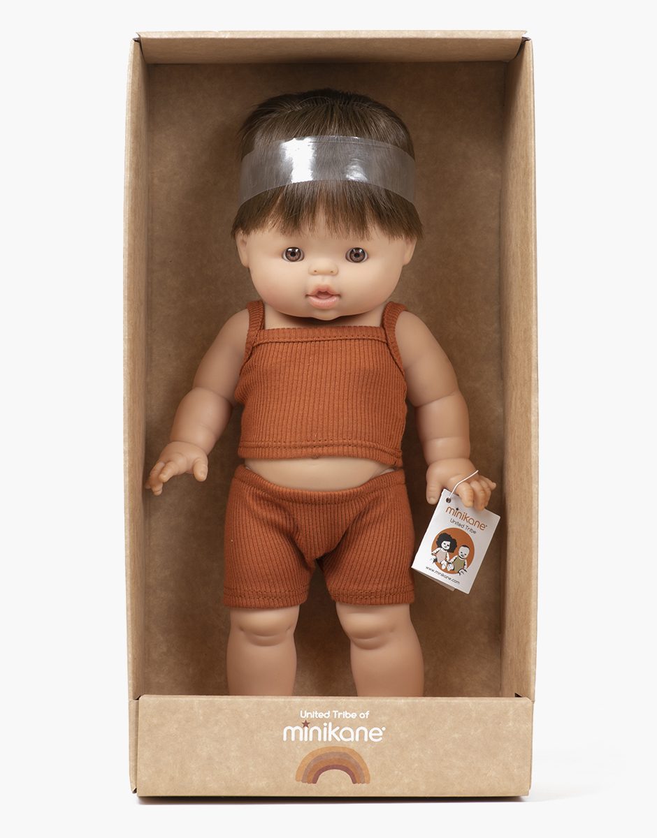 Julian, poupon Gordis debout 37cm en dessous cognac