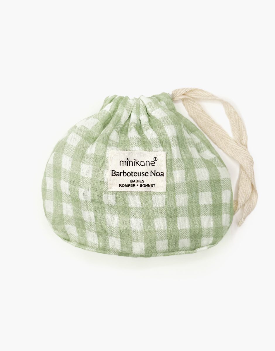 Babies - Barboteuse Noa et son bonnet en gaze de coton Vichy vert avec pochon