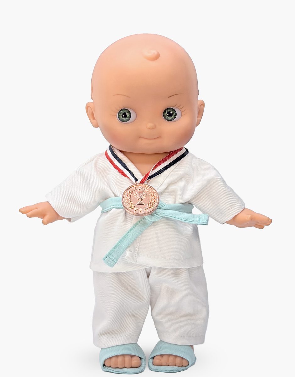 Zébulon au sport et sa tenue de judoka