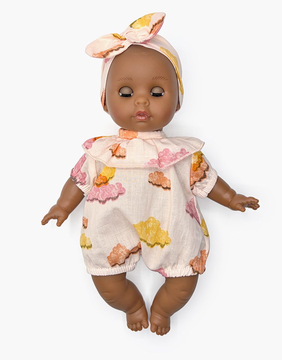Céleste, poupée Bébé rêve 26cm aux yeux dormeurs et son ensemble Eva Happy clouds